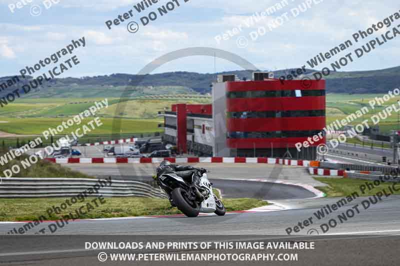 cadwell no limits trackday;cadwell park;cadwell park photographs;cadwell trackday photographs;enduro digital images;event digital images;eventdigitalimages;navarra;no limits trackdays;peter wileman photography;racing digital images;trackday digital images;trackday photos